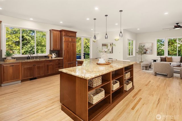 5546 159th Place SE, Bellevue, WA 98006
