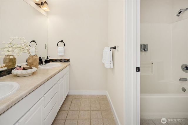5546 159th Place SE, Bellevue, WA 98006