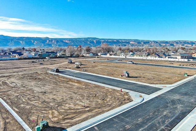 1121 & 392 Hatchet Canyon Circle, Fruita, CO 81521