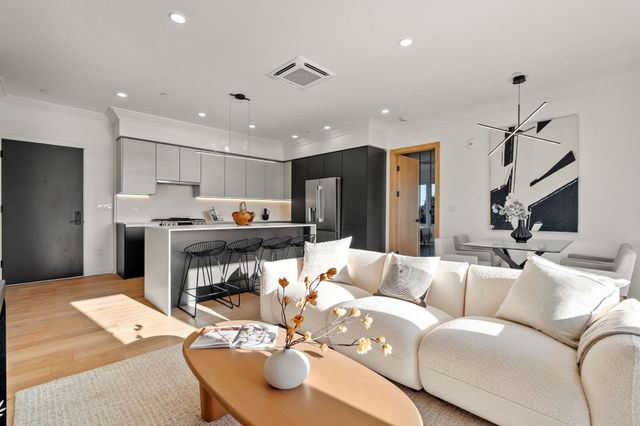 388 Washington Street 105, Quincy, MA 02169