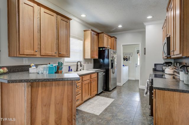 3039 Rocky Springs Road, Piney Flats, TN 37686