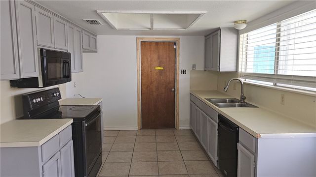 3610 Swiss Dr, Corpus Christi, TX 78415
