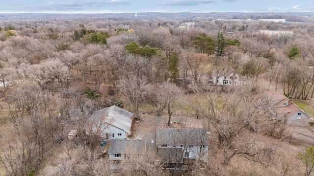 19670 Excelsior Boulevard, Deephaven, MN 55331