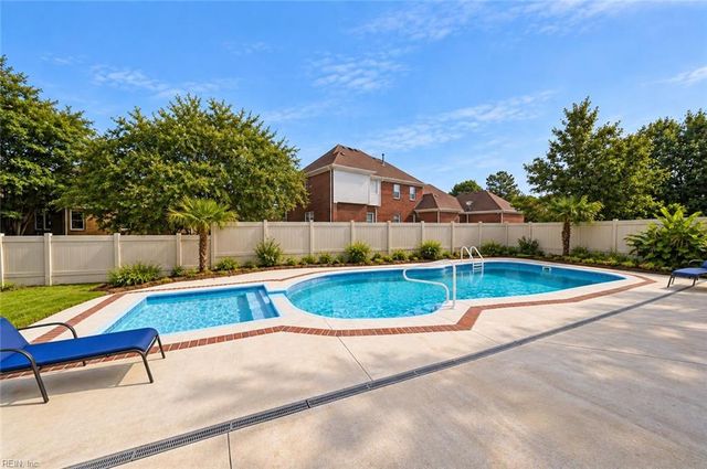 1824 Lancing Crest LN, Chesapeake, VA 23323