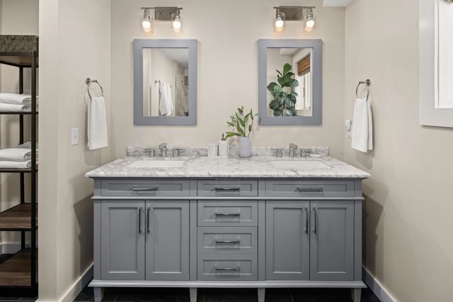 2366 Mountain Rd Apt 4, Stowe, VT 05672