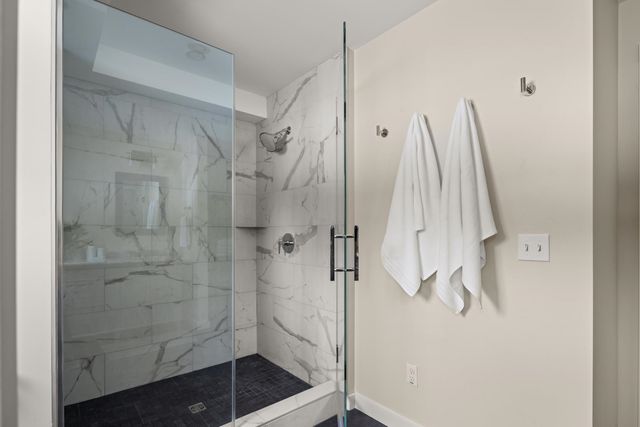 2366 Mountain Rd Apt 4, Stowe, VT 05672