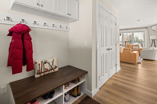 2366 Mountain Rd Apt 4, Stowe, VT 05672