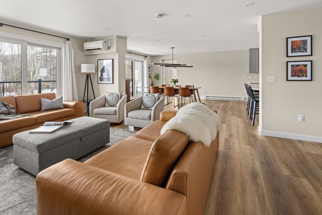 2366 Mountain Rd Apt 4, Stowe, VT 05672