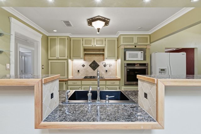 611 Magnolia Street, Denton, TX 76201