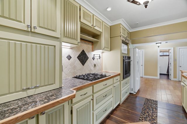 611 Magnolia Street, Denton, TX 76201