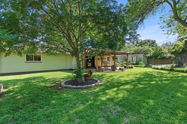 611 Magnolia Street, Denton, TX 76201