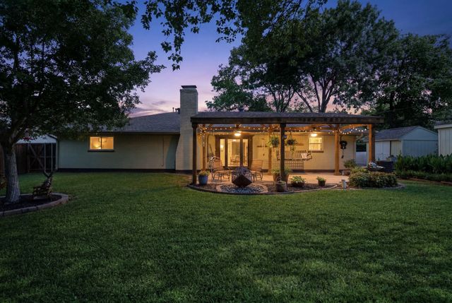 611 Magnolia Street, Denton, TX 76201