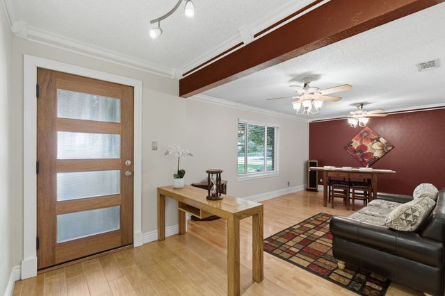 611 Magnolia Street, Denton, TX 76201