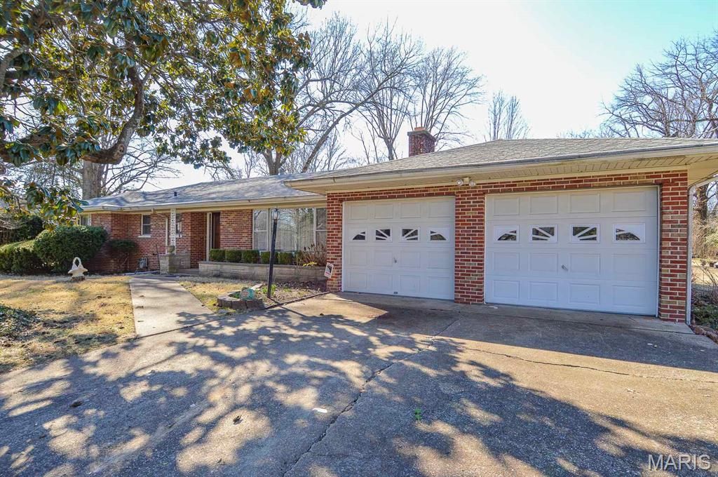 1413 N 2nd Street, Belleville, IL 62226