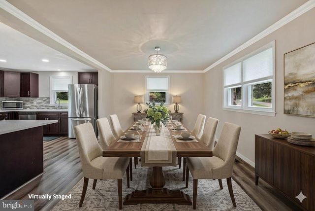 8530 LINWOOD DR, Ellicott City, MD 21043