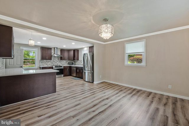 8530 LINWOOD DR, Ellicott City, MD 21043