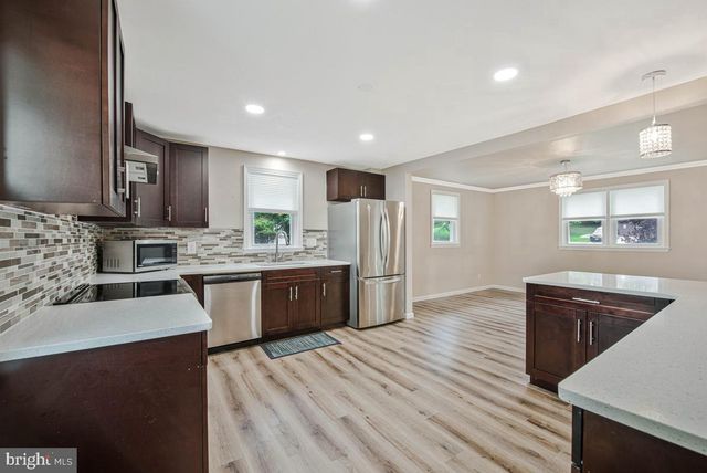 8530 LINWOOD DR, Ellicott City, MD 21043