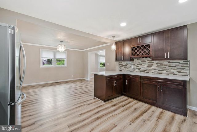 8530 LINWOOD DR, Ellicott City, MD 21043