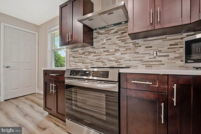 8530 LINWOOD DR, Ellicott City, MD 21043