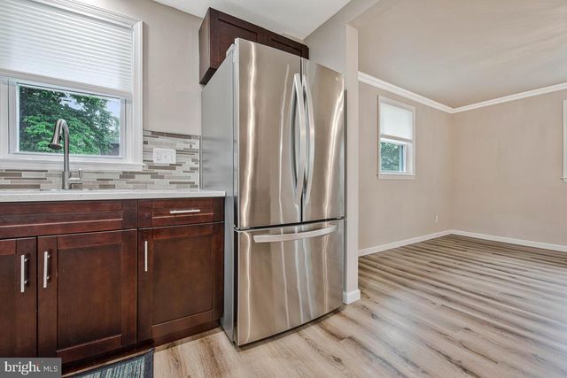 8530 LINWOOD DR, Ellicott City, MD 21043