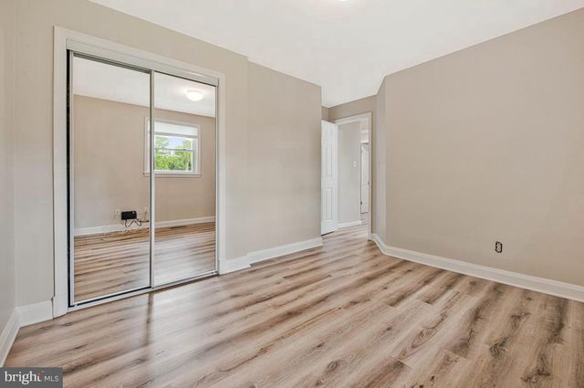 8530 LINWOOD DR, Ellicott City, MD 21043