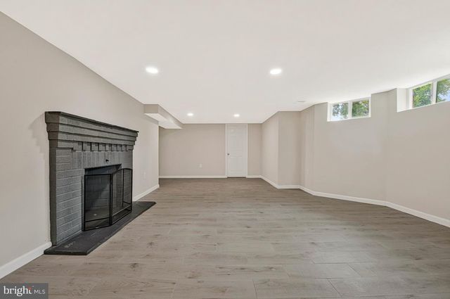 8530 LINWOOD DR, Ellicott City, MD 21043