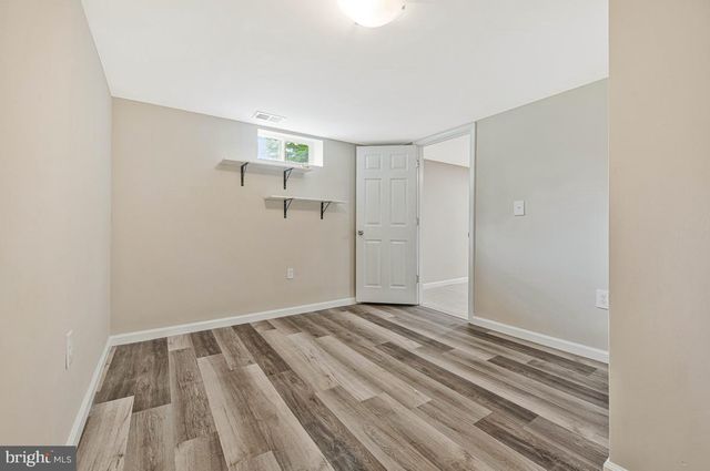 8530 LINWOOD DR, Ellicott City, MD 21043