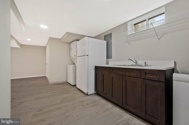 8530 LINWOOD DR, Ellicott City, MD 21043