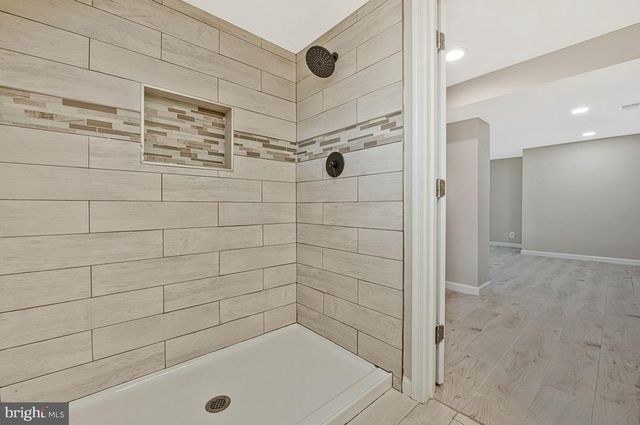 8530 LINWOOD DR, Ellicott City, MD 21043
