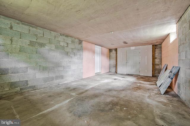8530 LINWOOD DR, Ellicott City, MD 21043