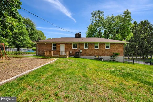 8530 LINWOOD DR, Ellicott City, MD 21043