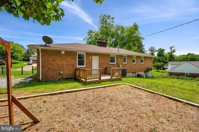 8530 LINWOOD DR, Ellicott City, MD 21043