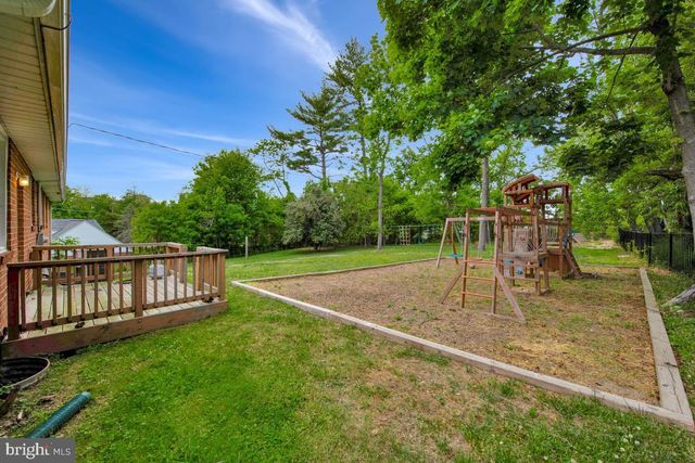 8530 LINWOOD DR, Ellicott City, MD 21043