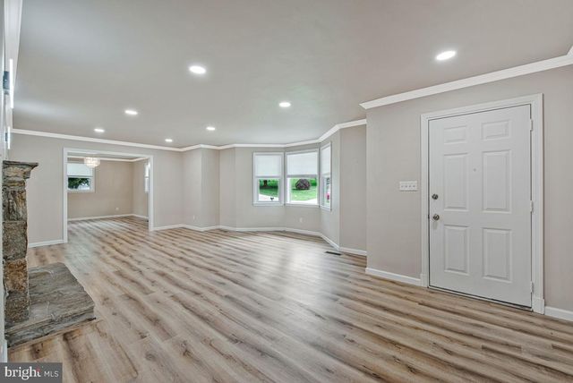 8530 LINWOOD DR, Ellicott City, MD 21043