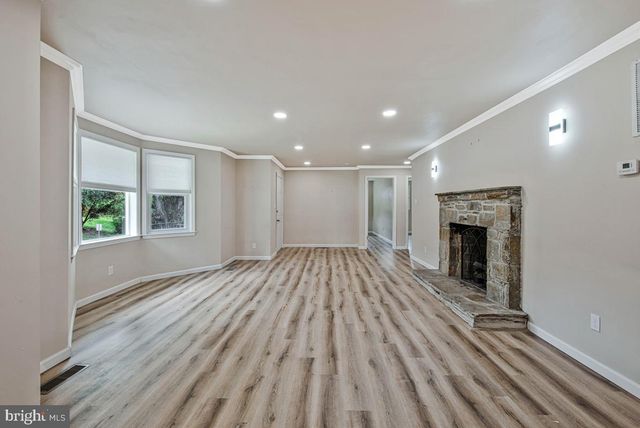 8530 LINWOOD DR, Ellicott City, MD 21043