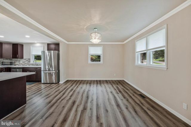8530 LINWOOD DR, Ellicott City, MD 21043