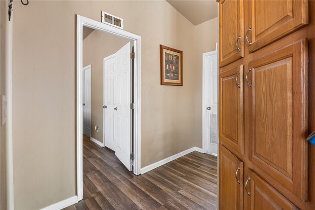 7033 W Zuni Drive, Golden Valley, AZ 86413