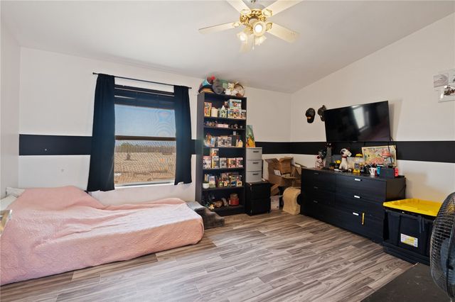 7033 W Zuni Drive, Golden Valley, AZ 86413