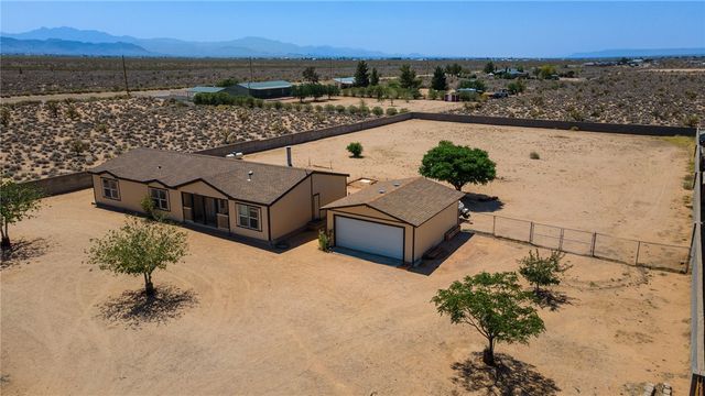 7033 W Zuni Drive, Golden Valley, AZ 86413