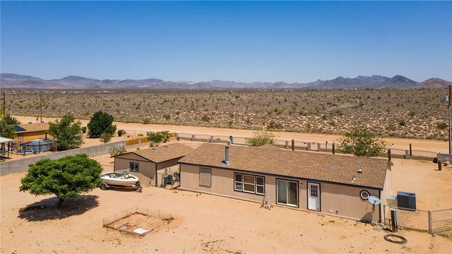 7033 W Zuni Drive, Golden Valley, AZ 86413