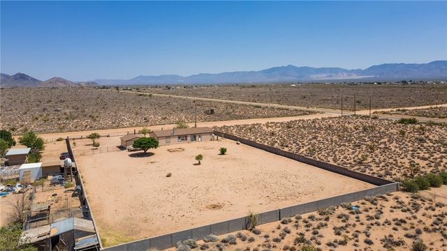 7033 W Zuni Drive, Golden Valley, AZ 86413