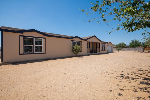 7033 W Zuni Drive, Golden Valley, AZ 86413