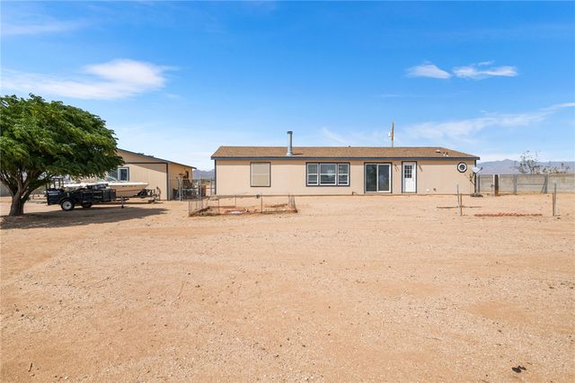 7033 W Zuni Drive, Golden Valley, AZ 86413