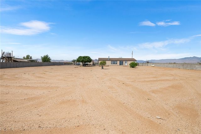 7033 W Zuni Drive, Golden Valley, AZ 86413