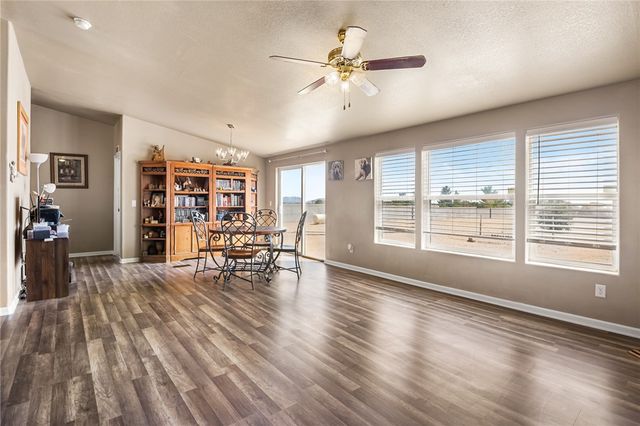 7033 W Zuni Drive, Golden Valley, AZ 86413