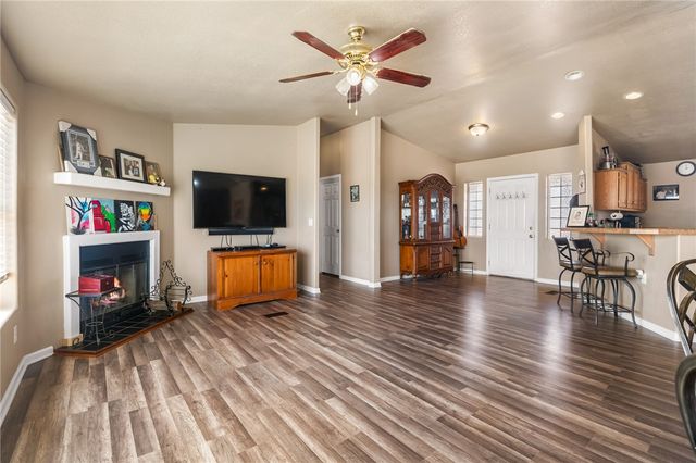 7033 W Zuni Drive, Golden Valley, AZ 86413