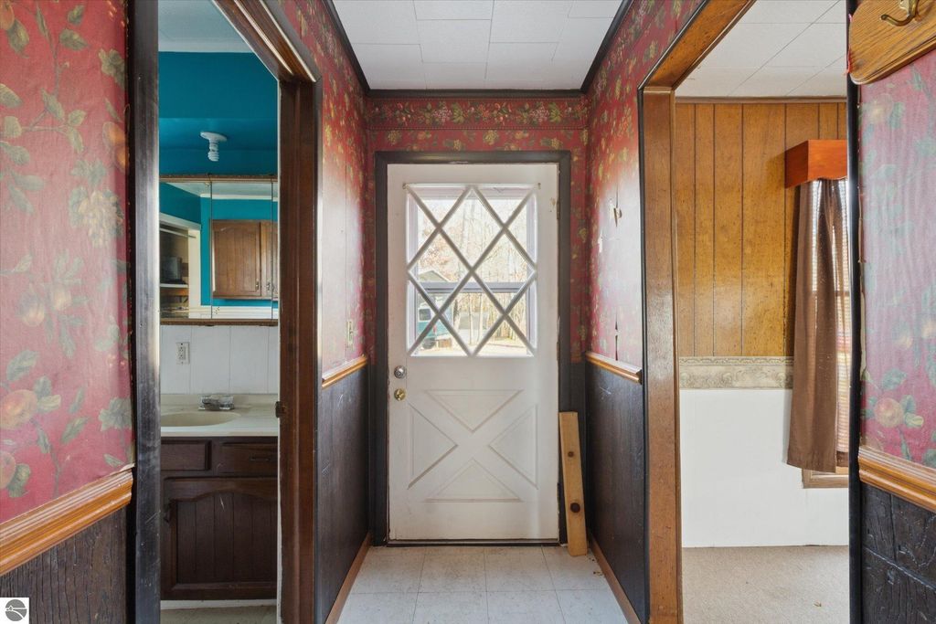 Image 7 of property listing at 6364 Joanne Street, Lake, MI 48632