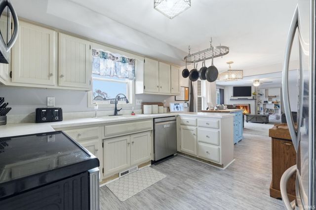 1404 Davidson Court, Auburn, IN 46706