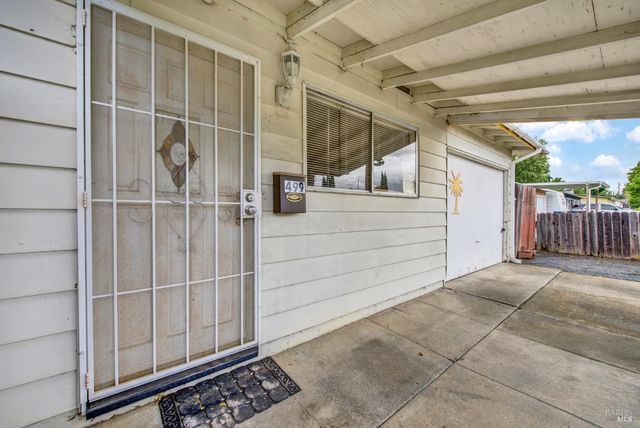 499 Apple Tree Ln, Fairfield, CA 94533