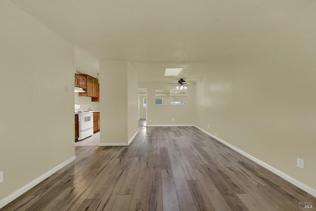 499 Apple Tree Ln, Fairfield, CA 94533